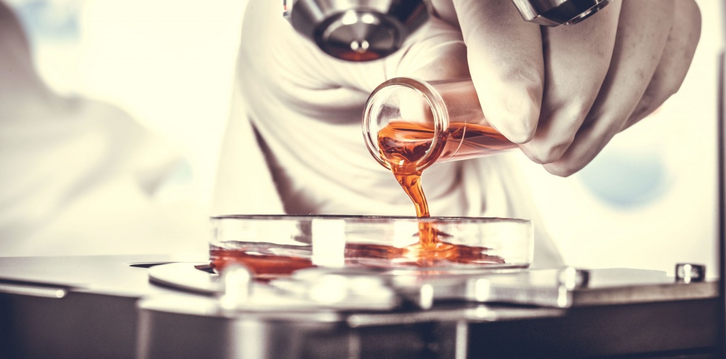 История компании "Эффективный Элемент" laboratory_01.jpg